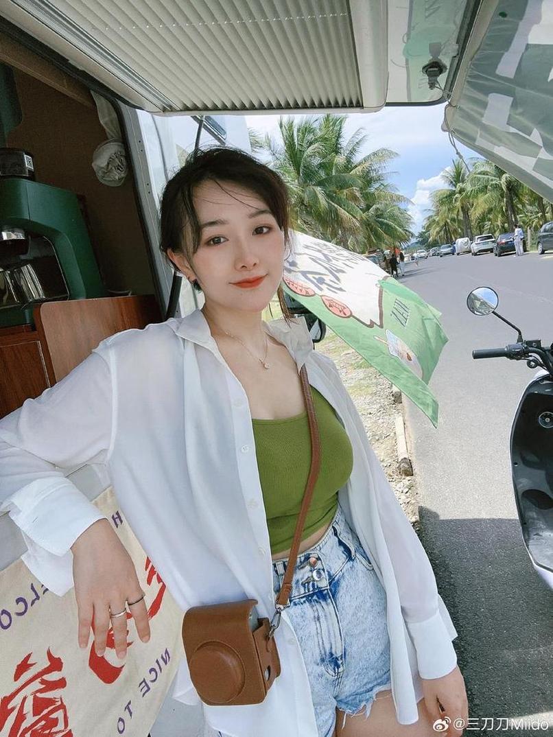 三刀刀miido圣修女无删版：花与剑的羁绊
