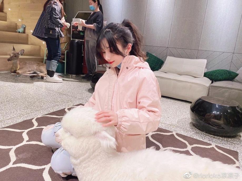 凉凉子牛人他的图包，让你见识真正的摄影艺术。