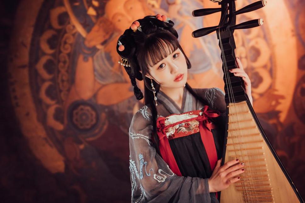 妖娆美女晕崽图片免费降临，令人赏析痴迷