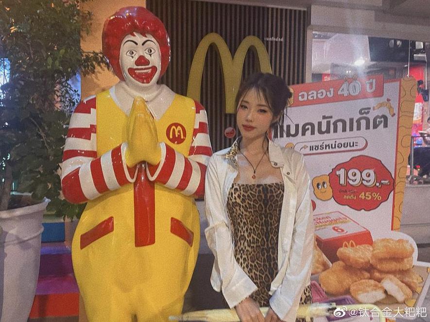 分享钛合金titi精灵女神的最新cos合集